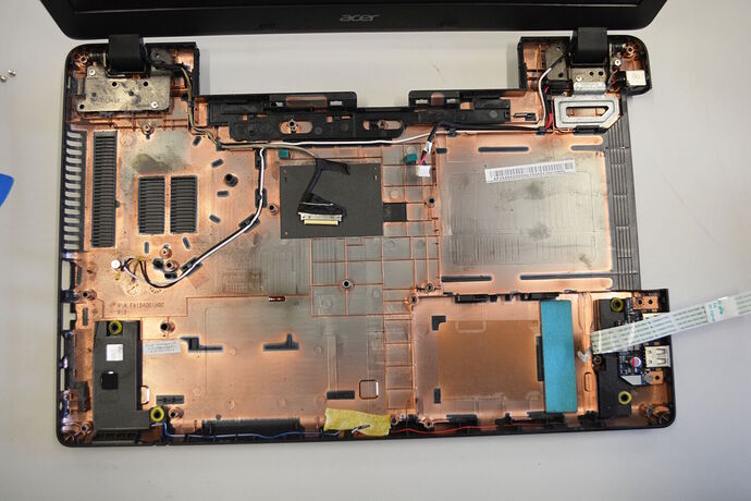 LT-acer-Z5WAH_RAM-p2